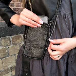 Leder Handytasche für Damen, Handy Umhängetasche, Smartphonetasche personalisiert, Geburtstagsgeschenk, Geschenk Freundin