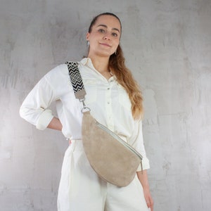 Große Bauchtasche Damen Wildleder, XL Crossbody Tasche mit Wechselgurt, Umhängetasche  personalisiert, XL Bauchtasche, Geschenk Freundin