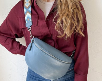 Frauen Leder Bauchtasche blau, Crossbody Bag mit gemustertem Gurt, Leder Umhängetasche, festival Tasche, Leder Umhängetasche, Schultergurt