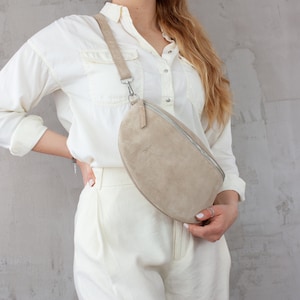 Bauchtasche Damen Wildleder, Gürteltasche mit breitem Wechselgurt, Crossbody Tasche, Umhängetasche personalisiert, Geschenk Frau