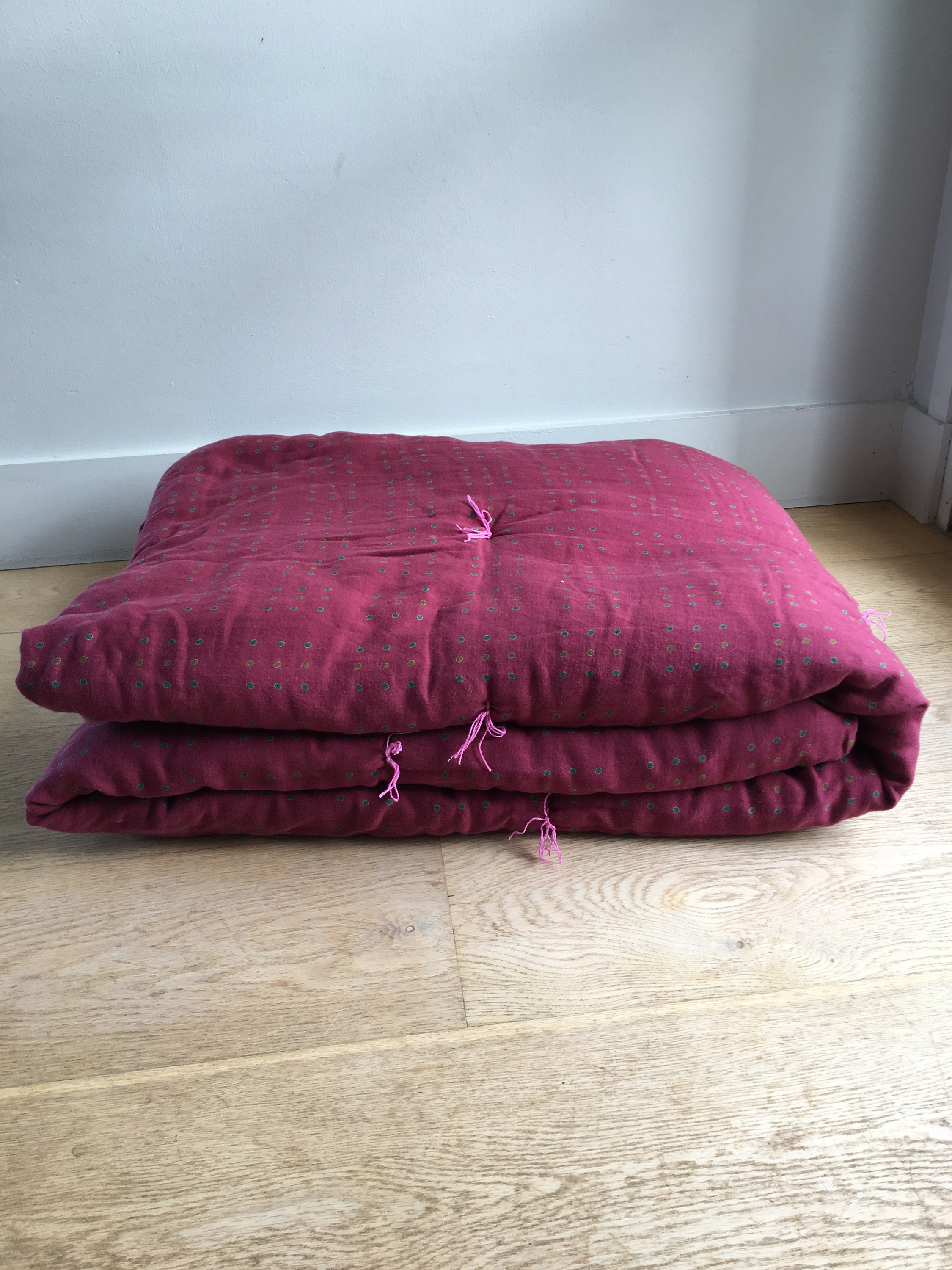 Édredon en Double Gaze de Coton Imprimé, Idéal Pour Mettre Bout Lit ou Utiliser Comme Sofa Cover.