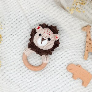 Personalized baby rattle gripping ring crocheted baby gift for birth rattle bunny lion bear elephant reindeer wooden toy gripping toy image 10