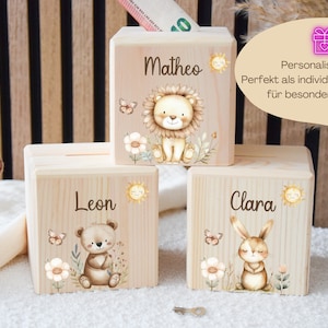 Unsere personalisierten Holz-Spardosen für Kinder sind das perfekte Geschenk zur Geburt und Taufe.  Diese Spardosen sind zeitlose Erinnerungen an die Kindheit und eignen sich auch hervorragend als Weihnachtsgeschenke für Kinder. Ostergeschenk