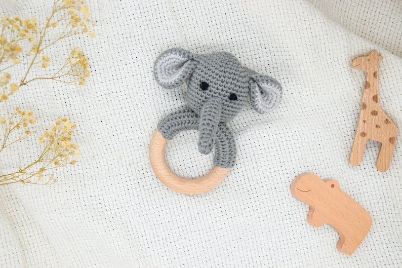 Personalized baby rattle gripping ring crocheted baby gift for birth rattle bunny lion bear elephant reindeer wooden toy gripping toy image 9