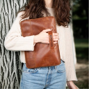 Personalized Leather Laptop Bag Office Gift for Him, Employee Coworker Gifts, Laptop Sleeve, Shoulder Bag, Computer Bag, Macbook Case