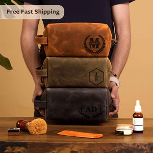 Custom Leather Toiletry Carry On Travel Bag For Men, Valentines Day Gift, Monogrammed Leather Dopp Kit, Men&#39;s Leather Toiletry Leather Bag