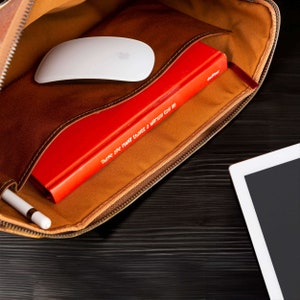 Leder Laptoptasche, Leder Crossbody Messenger Bag, Aktentasche für Laptop, Leder iPad Tasche, Büro-Laptoptasche mit Gravur, Herren Damen Tasche Bild 10