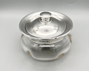 Cuenco de polvo de cristal y plata esterlina de Jorge V, W.J. Myatt & Co., Birmingham, 1923