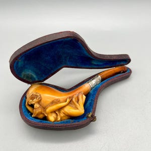 Cased Victorian Sterling Silver Mounted Meerschaum &quot;Nike&quot; Pipe, J.G.S, Birmingham, 1890