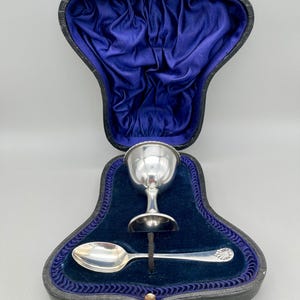 George V Sterling Silver Egg Cup & Spoon Set, Atkin Brothers, Sheffield, 1913/16