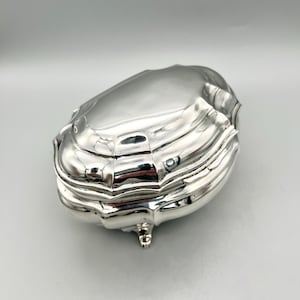 Victorian Sterling Silver Tea Caddy, C.S. Harris & Sons, London, 1900