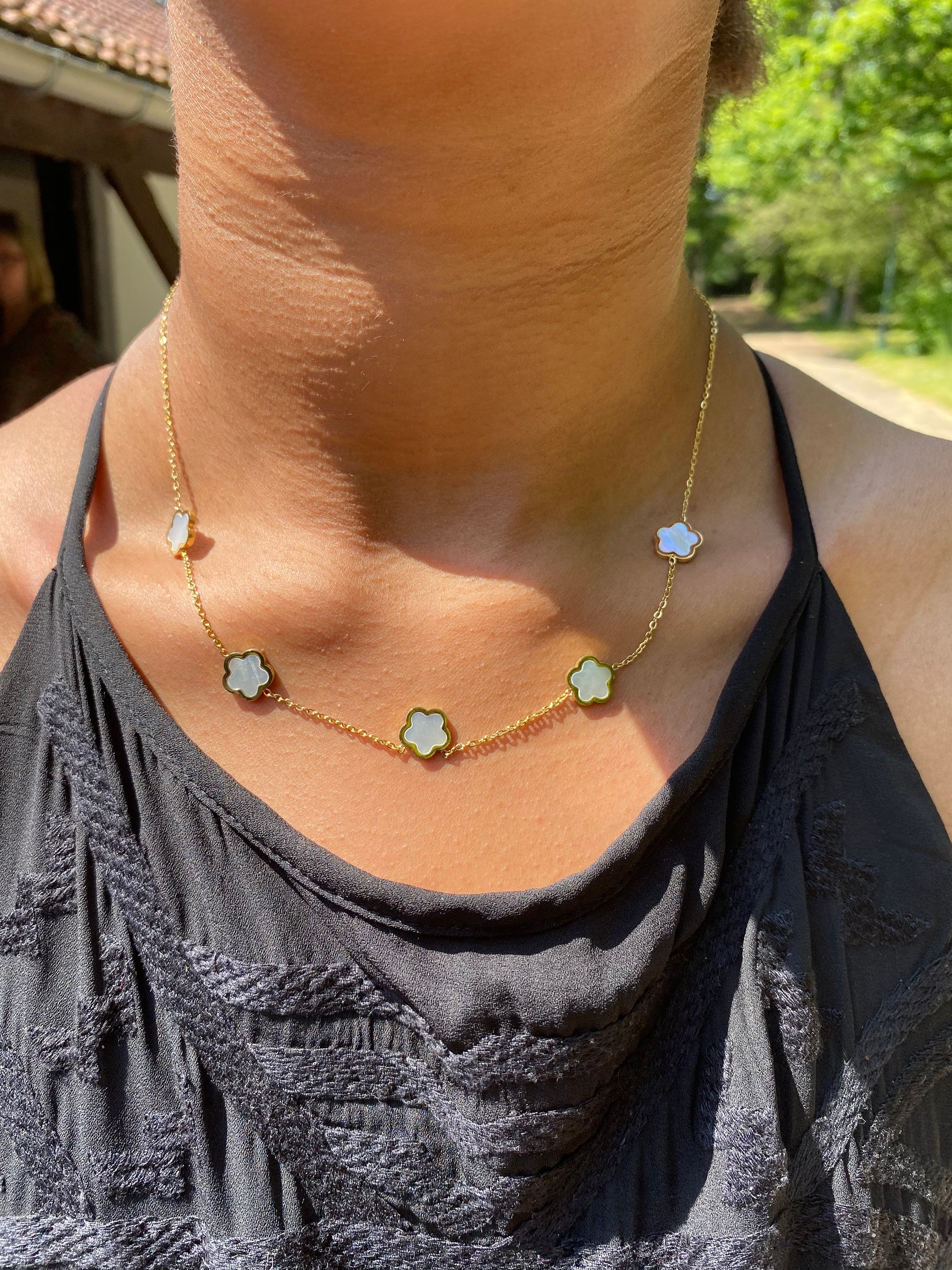 Basic clover necklace