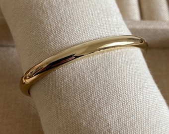Stainless steel minimalist golden bangle bracelet (opening) Women's Gift