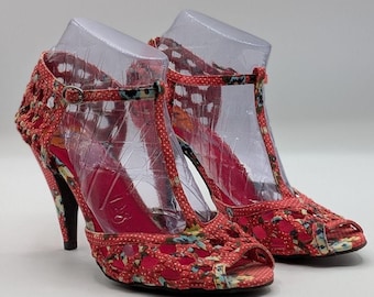 Rocket Dog Size 9.5 Red Cotton Floral Polka Dot Oak T-Strap 4" Heeled Sandals