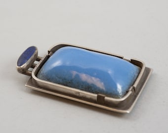 Blue Brooch with Vitreous Enamel and Lapis