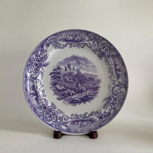 George Jones & Sons "Pastoral" Pattern Dinner Plate in Lavender - English Transfer Ware - Late 19th Century - Early 20th Century