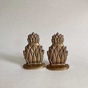 Brass Pineapple Bookends – Circa 1970 – Made in Taiwan – Mid Century –  Vintage Home Décor – Hollywood Regency Style – Patinated Brass