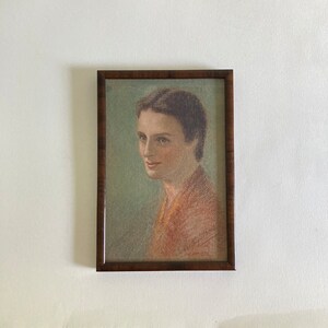 Dorothy Stone Attributed Original Pastel Portrait of Young Woman – Circa 1940 - Original Art on Paper – 1930s/ 1940s Female Portrait Drawing