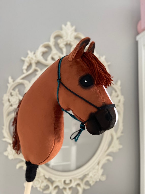 Bieco Cheval de Bois pour Enfants Brownie, Hobby Horse, Cheval Baton