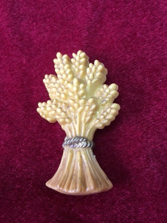 Vintage Bakelite Wheat Sheaf Ivory color Pin. Size