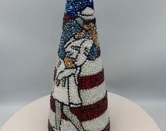 Tribute to V-J Day in Times Square "The Kiss" Rhinestone Christmas Decor