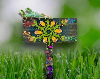 Mosaic Lizard Garden Stake: Whimsical Yard Art Decor