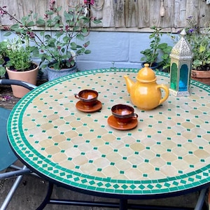 Personalized Round and Green Mosaic Dinning Patio Coffee Table For Outdoor