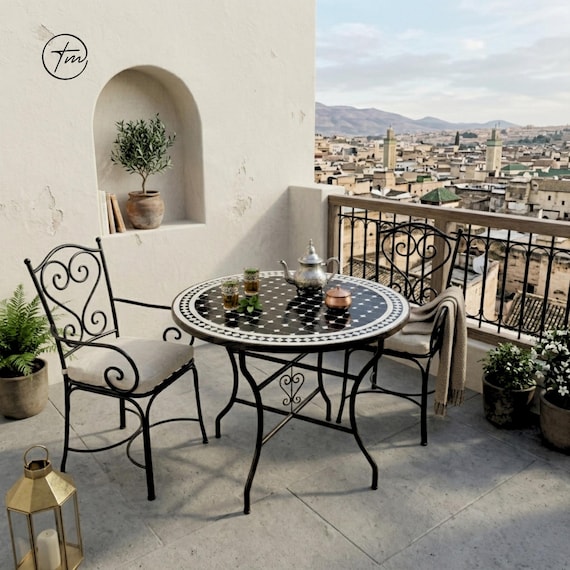 Geometrischer Mosaiktisch in Schwarz-Weiß – Handgefertigter Zellige-Terrassentisch – Runder Gartentisch