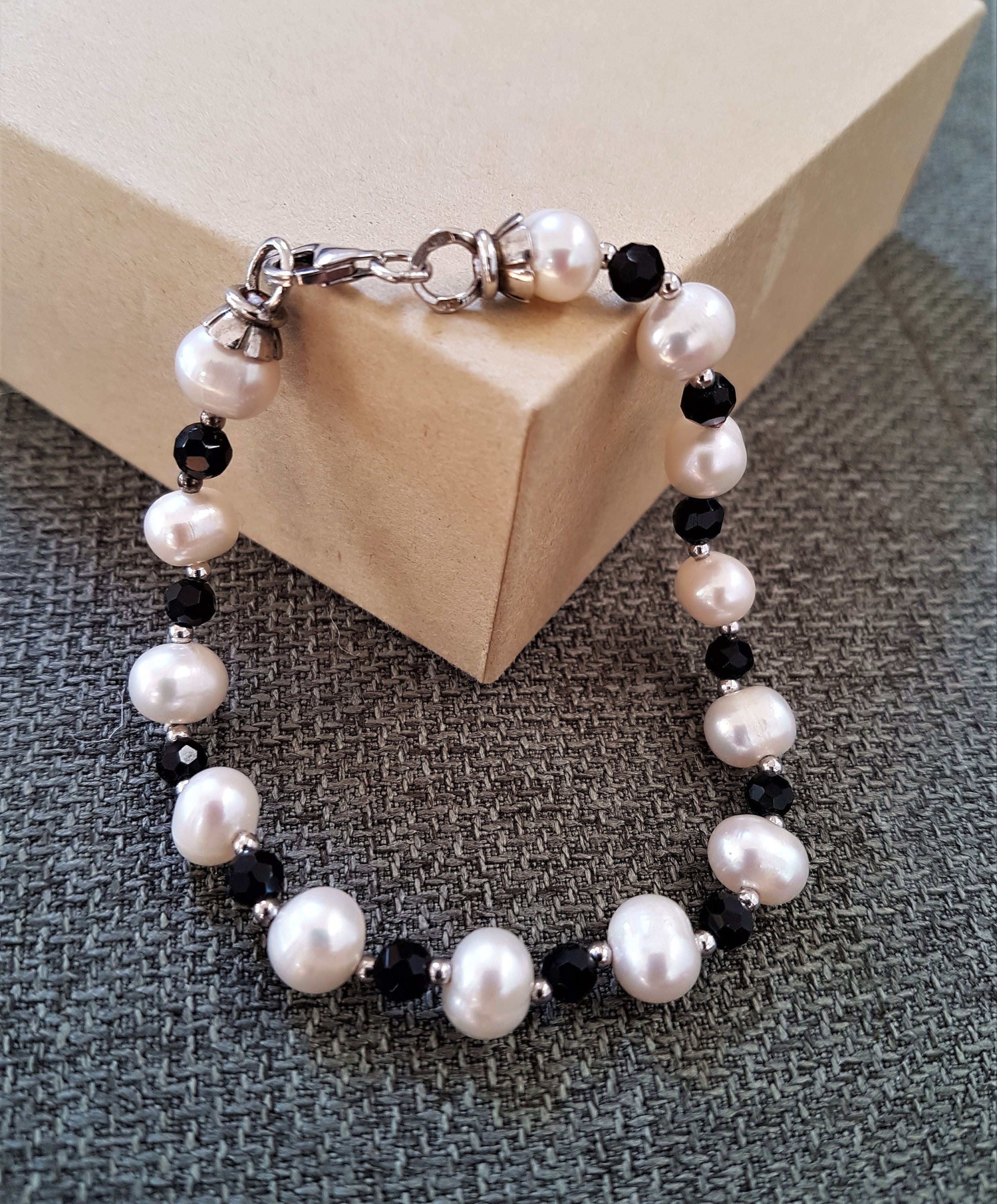 【BLACKPURPLE】Little Ball Freshwater Pearl Bracelet 8.5-9.0 mm Black Freshwater AA+ Pearl Bracelet – Pearl Paradise