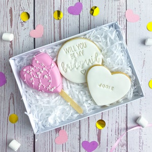 PERSONALISED BRIDESMAID Proposal Heart Cakesicle and  Biscuit Treat Box - Bridesmaid / Maid of Honour Gift - Will you be my Bridesmaid