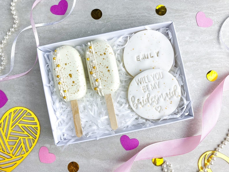 PERSONALISED BRIDESMAID Proposal Gift Cakesicle and Biscuit Treat Box - Bridesmaid \/ Maid of Honour Gift- Will you be my Bridesmaid
