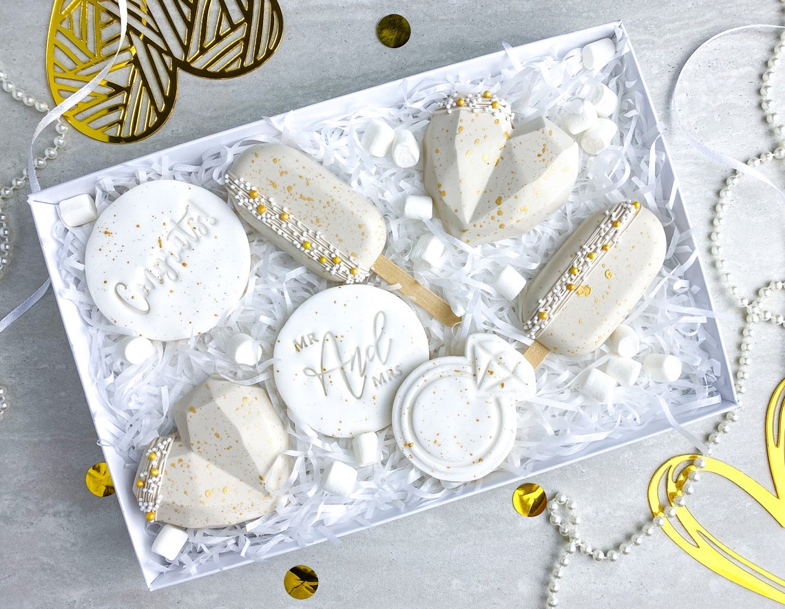 ENGAGEMENT Cakesicle and Biscuit Treat Box Gift Belgian Etsy UK