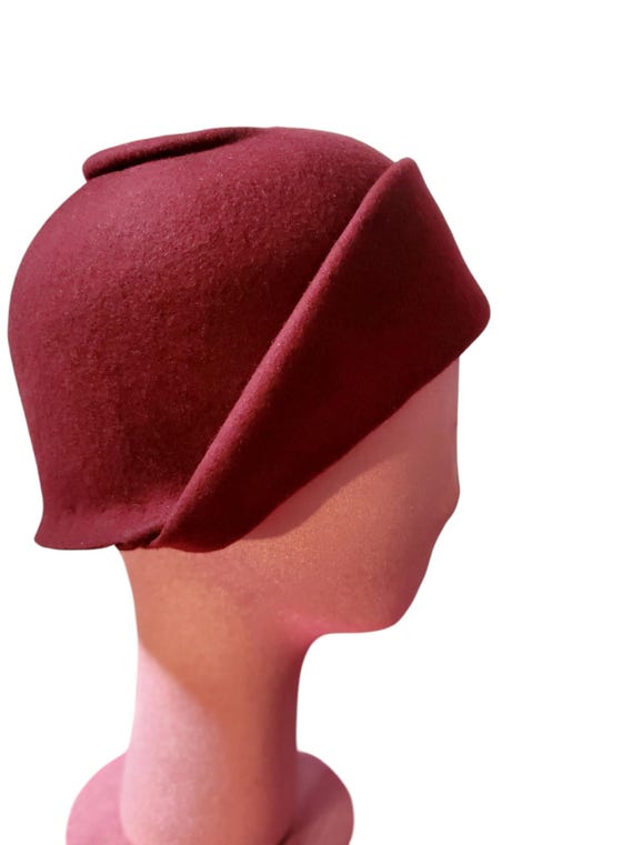 Cloche Hat in Burgundy Wool Felt - Etsy display picture 1