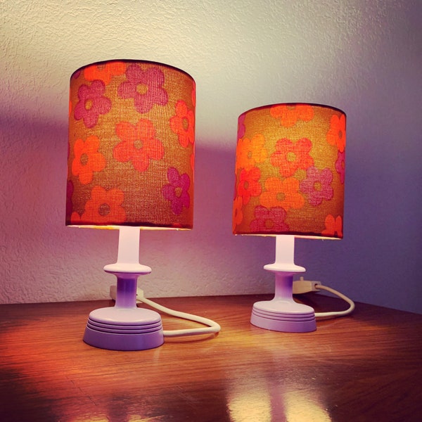 Lámparas de mesa vintage de flores retro púrpura*Lámparas hippies*Lámparas de escritorio de mediados de siglo*Lámparas Temde*Lámparas de los años 50*Lámparas de teca*Made in Germany*Lámparas retro*