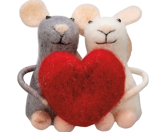 Felted mice with heart, Valentines Day Gift, Needle felted mouse, Heart gifts, Mouse ornament, Wool animals, Felted ornament, Mouse gift