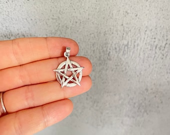 Small Pentagram Pendant, Silver Pentagram Necklace, Pentacle Pendant Wiccan jewelry Pagan Jewelry Gothic pentagram Wicca jewelry