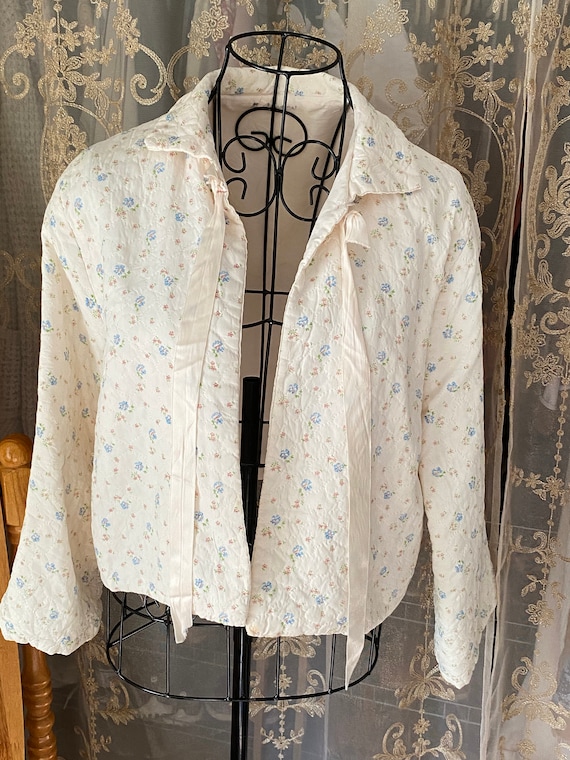 40’s Floral Quilted Bed Jacket