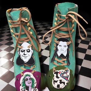 Addams Fam Roller Skate Lace Accessory