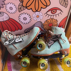 Skull Moth Roller Skate Wings – Goth Butterfly Lace-On Skate Accessories –  Detachable Shoe Wings for Skates or Sneakers | Roller Derby