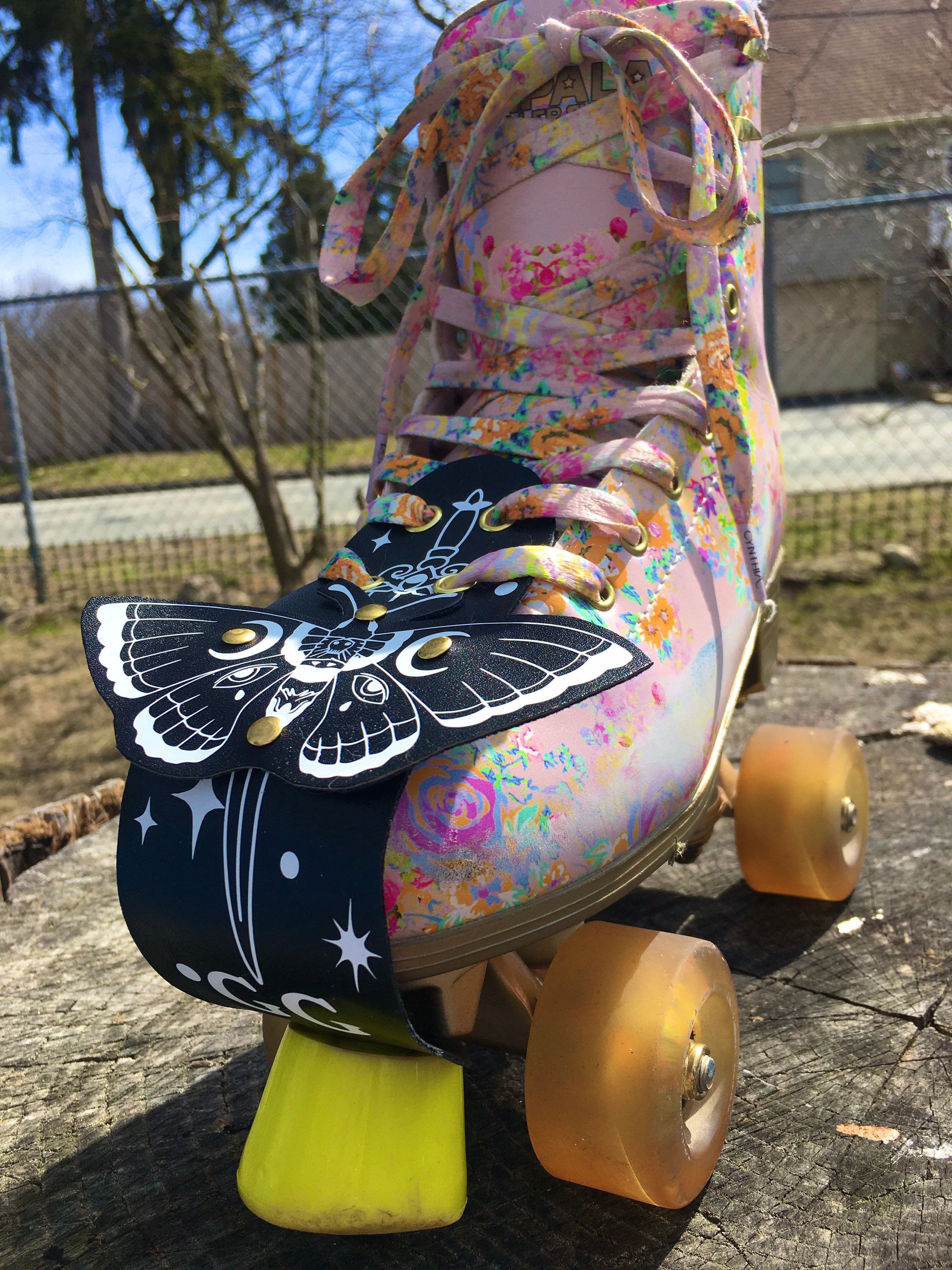 Roller Skate Accessories Daisies 1 PAIR of Daisies 2 Chains Total Eyelet  Flower Shoe Lace the Original DAISY CHAINS ™ 