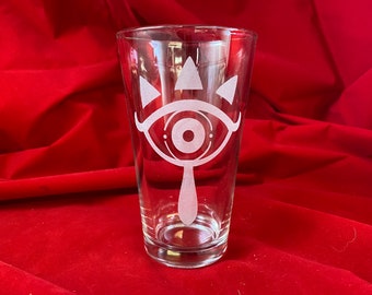 Legendary Zelda Eye Symbol Pint Glass | Laser Etched Zelda Beer Glass, Customizable | LoZ Lens of Truth Nostalgic Gamer Gift