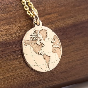 Zierliche 14k Solid Gold Erde Halskette, Weltkarte Halskette, Gold Münze Globus Anhänger, Gold Disc Anhänger,Globetrotter,nautischen Schmuck