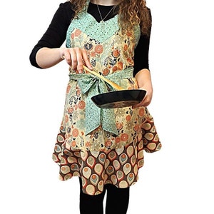 Floral Print Women&#39;s Apron: Aqua Boho Ruffle Dress Apron