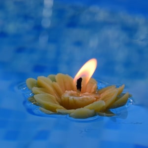 Handmade 6 Beeswax Candles - 6 Floating Flowers Candles -  Unscented Candle -   Cozy Candle -  Homemade Candle - Christmas Candle