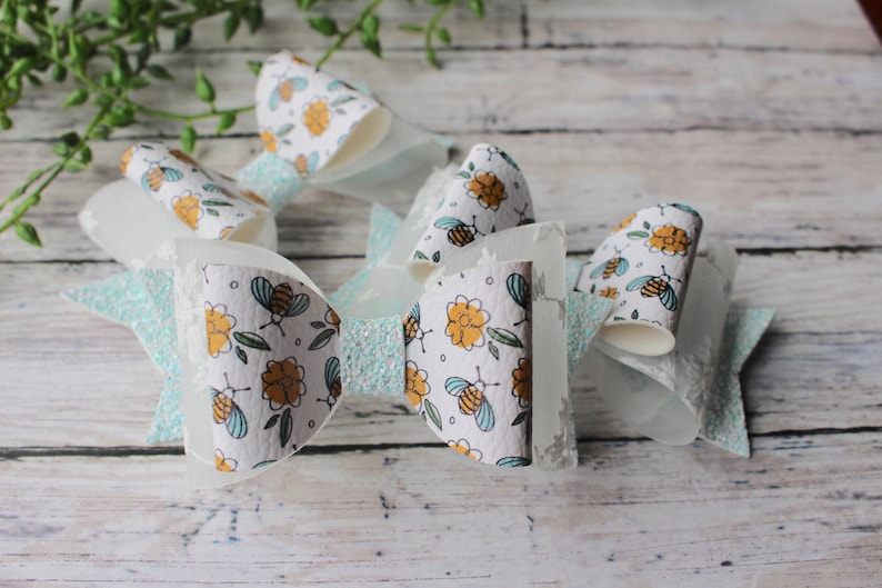 Bee hair bow gift baby hair bow summer bow hair accessory embroidered bow blooms toddler hair bow bows for girls floral bow