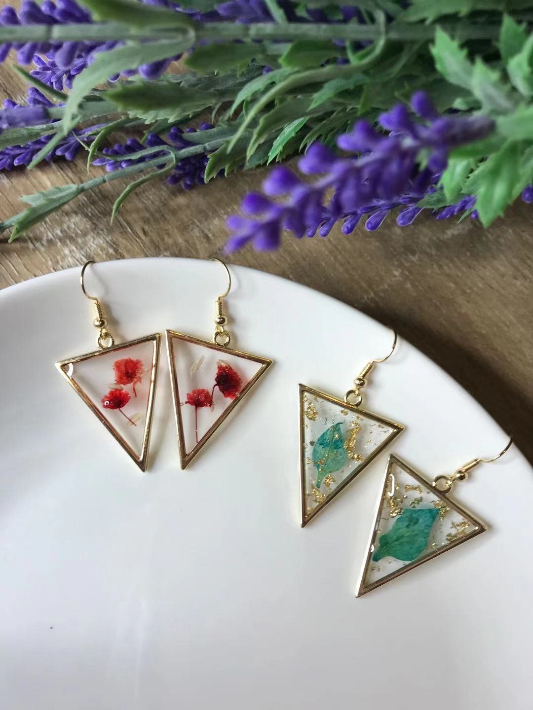 Mother's Day Gift / Triangle Flower Resin Earrings/ - Etsy