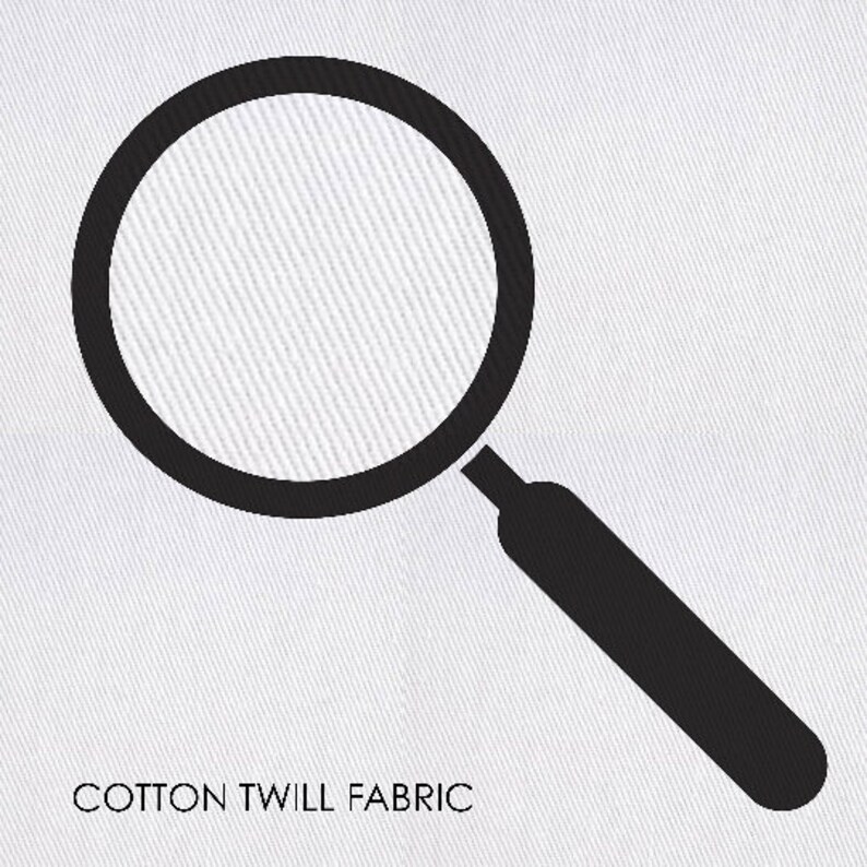 Puede incluir: Una lupa negra sobre un fondo blanco. El texto "COTTON TWILL FABRIC" est&aacute; debajo de la lupa.