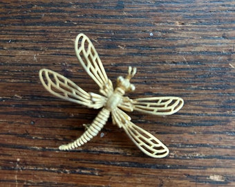 1970&#39;s Vintage DRAGONFLY pin all GOLD METAL with safety clasp