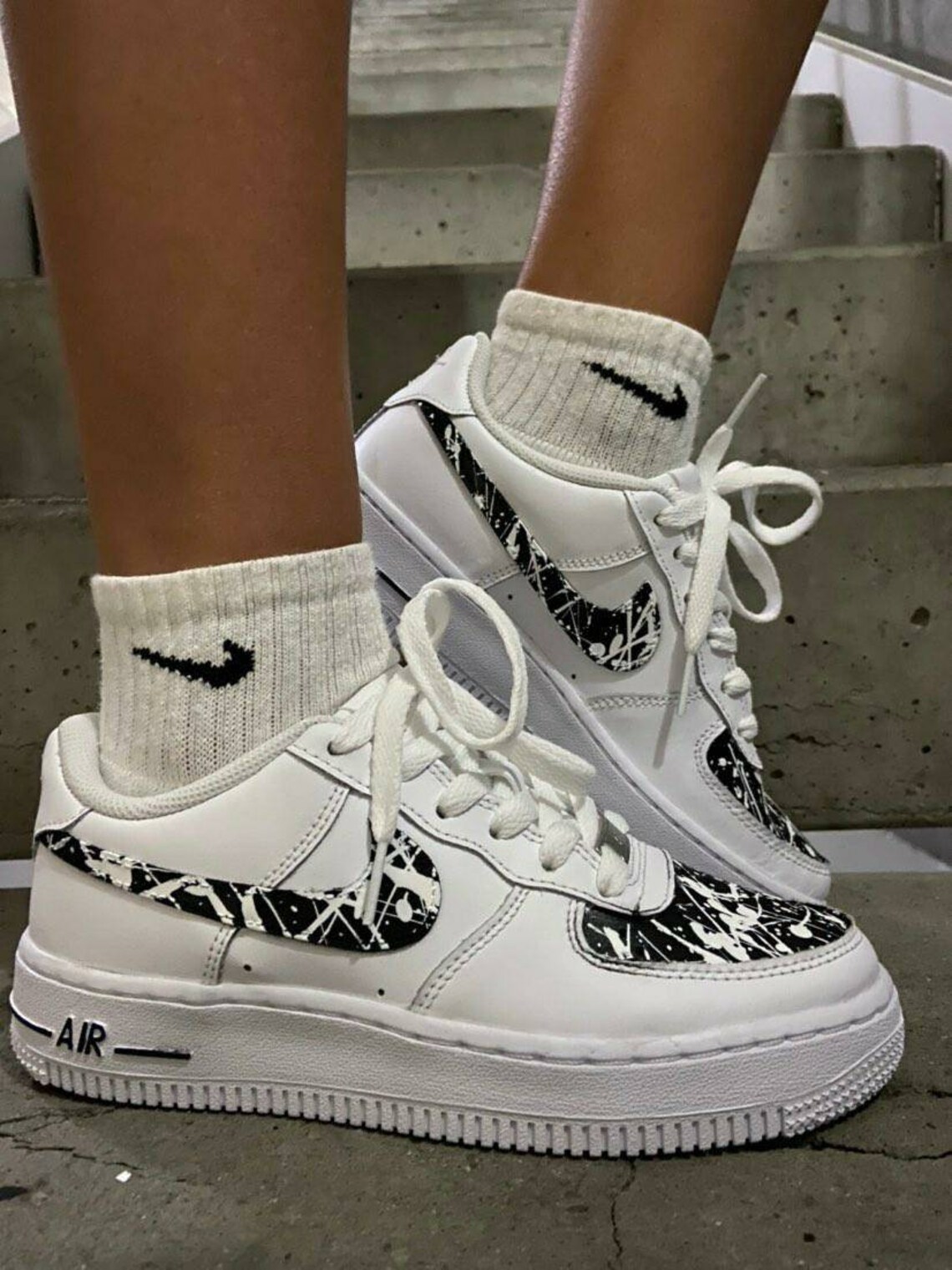 painting black air force 1