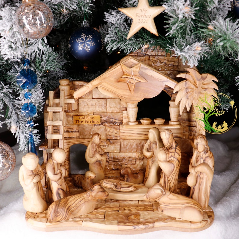 Set di natività natalizia personalizzato - Set di natività in legno d'ulivo con scena della Terra Santa - Decorazioni natalizie con statuina della natività personalizzata immagine 6